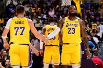 湖人主场激战掘金：NBA西部巅峰对决引爆全场焦点