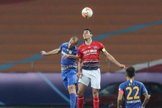 重庆当代逆转江苏苏宁锁定中超关键三分
