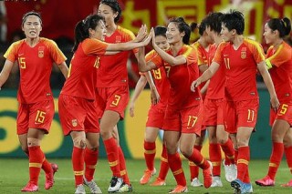 中国女足迎战德国队 铿锵玫瑰再展英姿
