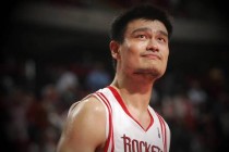 姚明首战奥尼尔 火箭力克湖人创历史