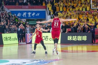 江苏新疆激烈对抗CBA焦点战精彩瞬间全解析