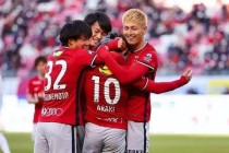 浦和vs川崎激烈对决引爆全场球迷热情