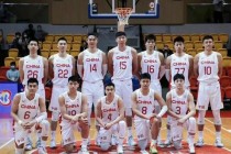 中国男篮对阵冰岛精彩赛事全回顾展现团队精神