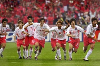 2002韩日世界杯冷门迭爆韩国队历史性四强征程深度解析