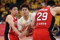 中国红队激战日本队亚锦赛关键战役精彩对决